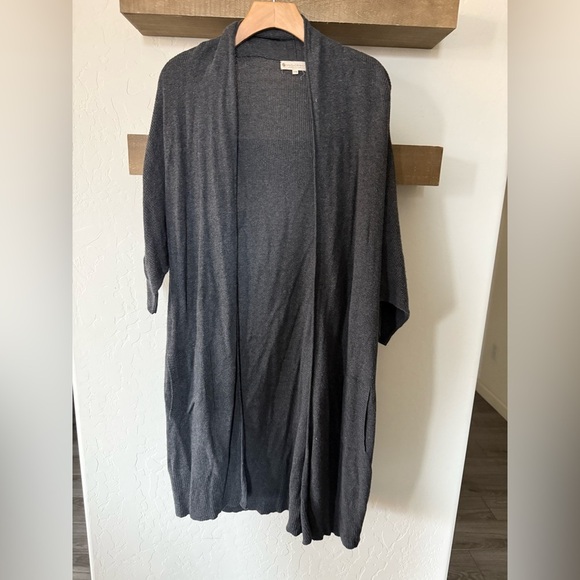 Indigenous|Organic cotton open front long line knit cardigan in charcoal grey•XS - Picture 5 of 11